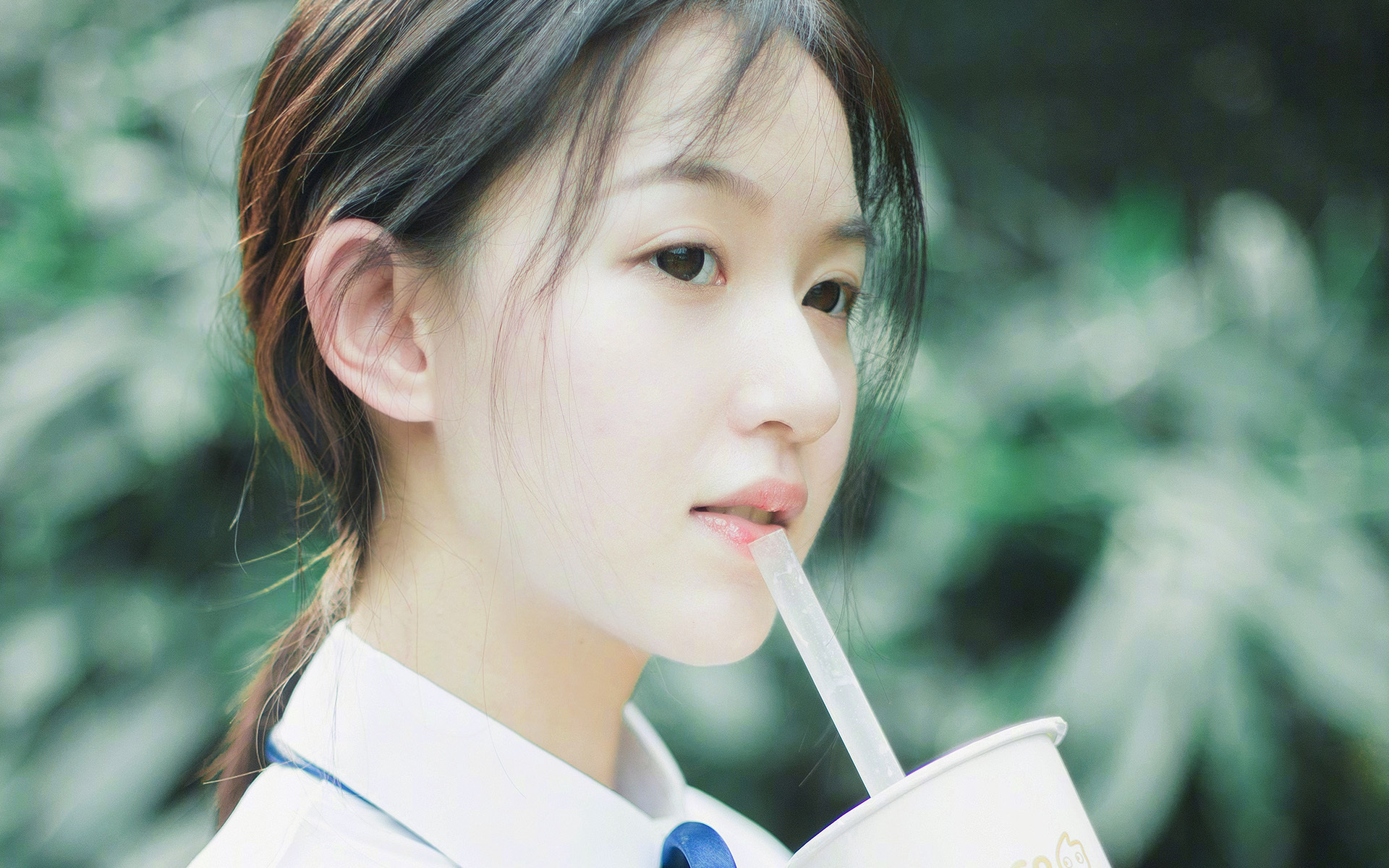 “三叉湖赛场上的滚球对决，选手挑战极限精准度”