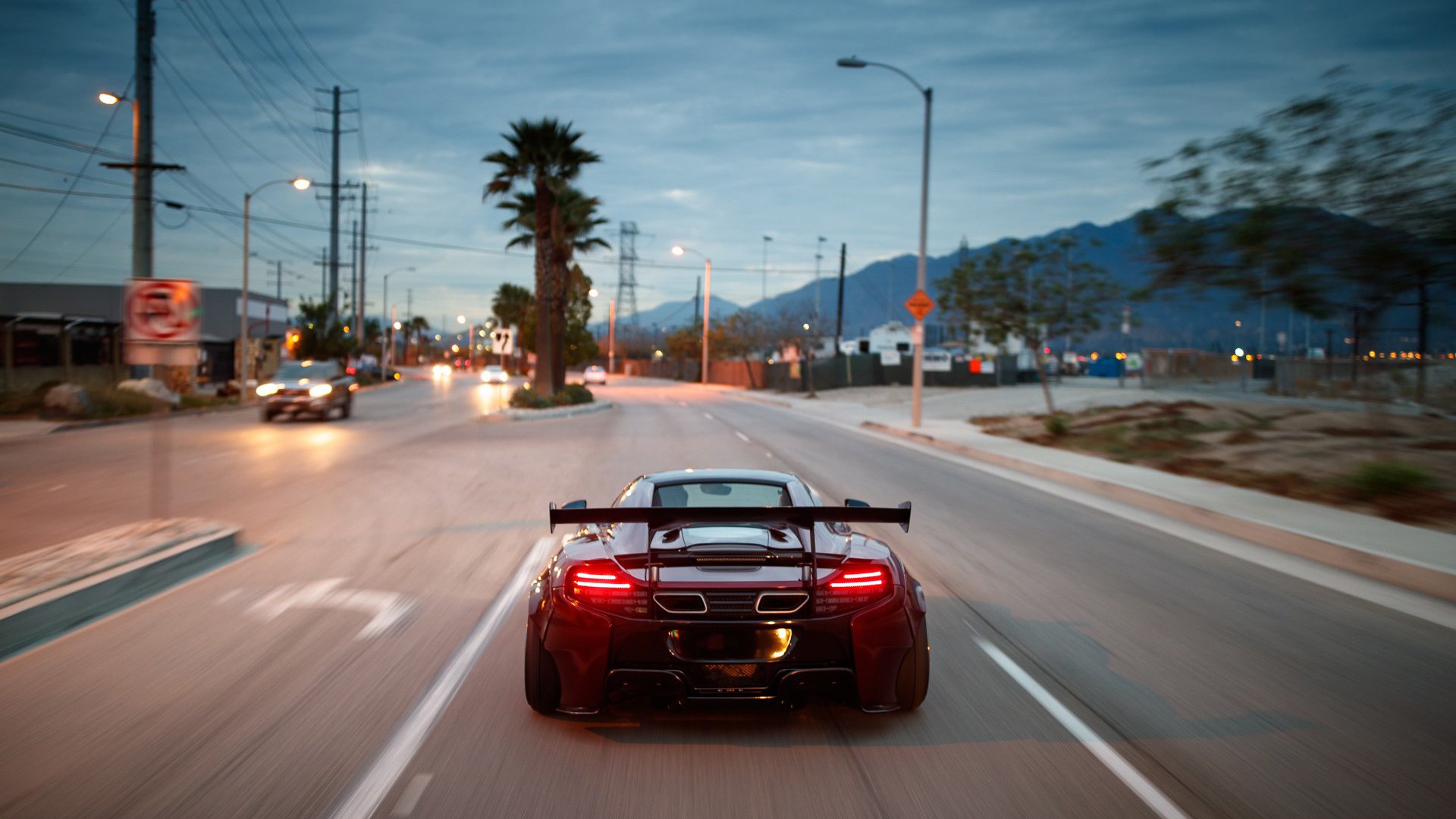 德甲瞬间破门：速度与力量的完美展现！，德甲速度最快现役球员